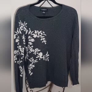 Liz Claiborne Gray and White Crew Neck Sweater